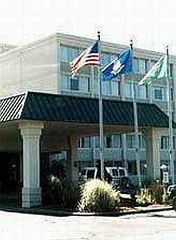Hartford Hotel & Conference Center East Hartford Exterior photo
